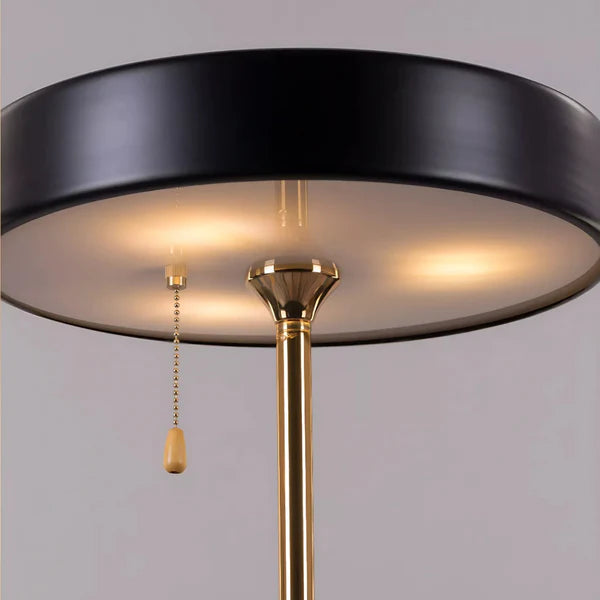 Table lamp with timeless design and soft lighting